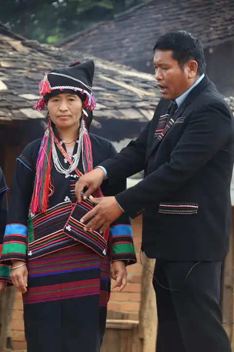 အားခေလူမျိုးနှင့်ဆိုင်သောပုံများ