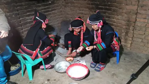 အားခေလူမျိုးနှင့်ဆိုင်သောပုံများ