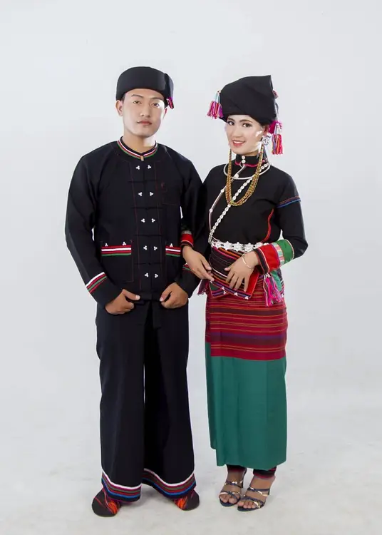 Gaol kheel tsaol jeq-e nee tavq nail maol khoel