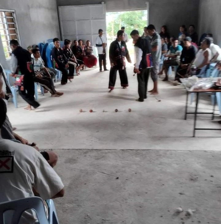 Gaol kheel tsaol jeq-e nee tavq nail maol khoel